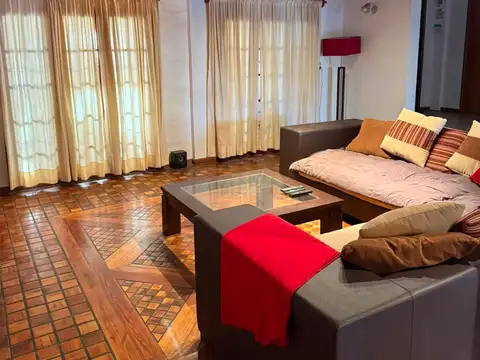 VENTA CASA 3 DORMITORIOS EN ARGUELLO APTO CREDITO