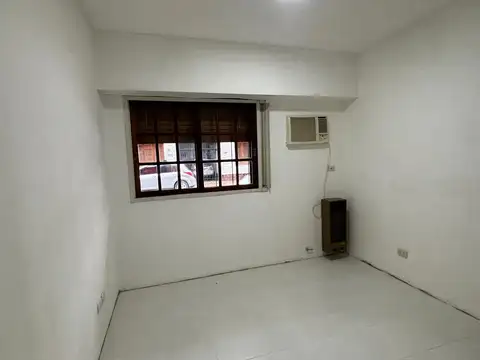 Oficina 2 ambientes con 1 baño