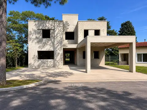 VENTA DE CASA EN BARRIO CERRADO CON PORTÓN, BELLA VISTA