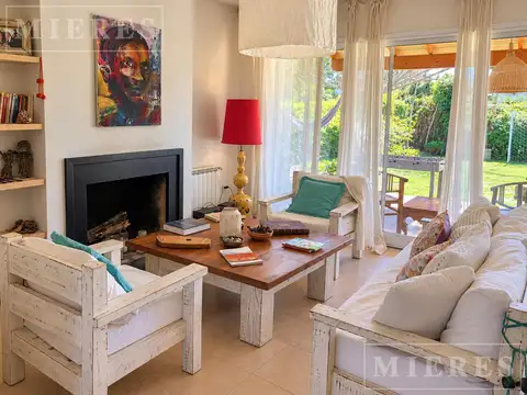 Casa 5 ambientes con 2 baños