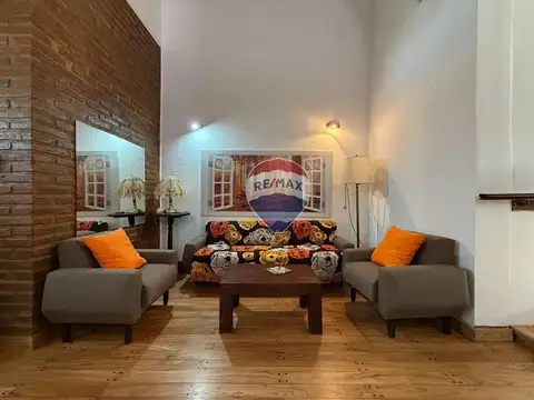 Casa 6 ambientes con 2 baños