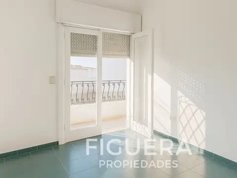 Departamento en Alquiler en Isidro Casanova, $ 1.111.111