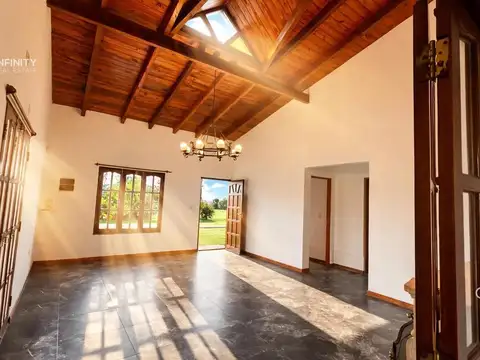 Casa en Alquiler con 5 cocheras