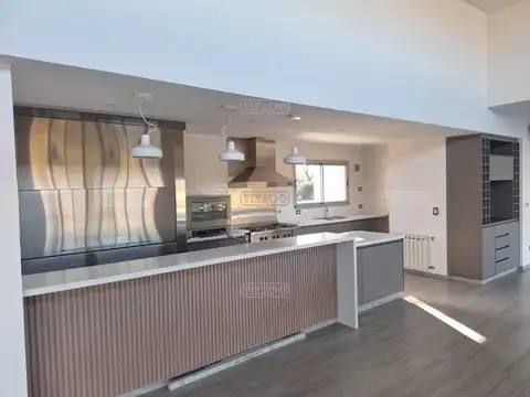 Casa  en Venta en El Nacional, General Rodríguez, G.B.A. Zona Oeste