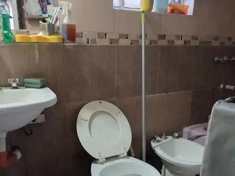 Depto Tipo Casa en Venta en Flores, USD 110.000