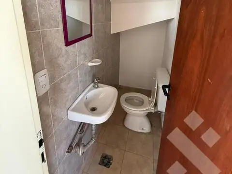 Depto Tipo Casa en Alquiler con 1 cocheras