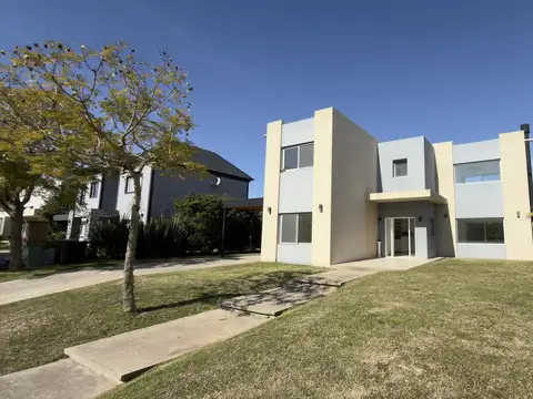 Casa en Venta Barrio Vista, Puertos del Lago 3 Dormitorios