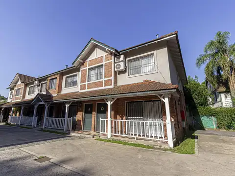 Triplex en venta 4 ambientes con jardín en complejo Villa La Condesa, Tigre!!!