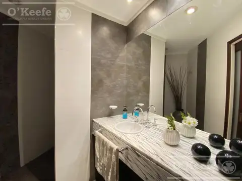Casa en Venta con 4 cocheras