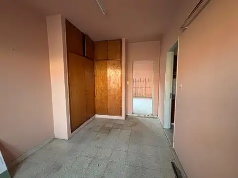 Propiedad en esquina con departamento independiente