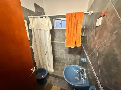 Casa 2 dormitorios c/ Monoambiente- Barrio Cicle, Artalaz