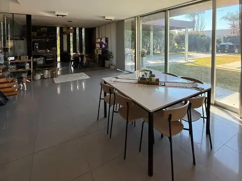 Casa en Venta Funes Hills