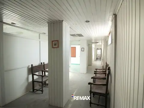 Oficina Monoambiente con 4 baños