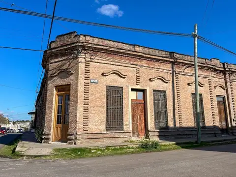 Casa a refaccionar en Victoria