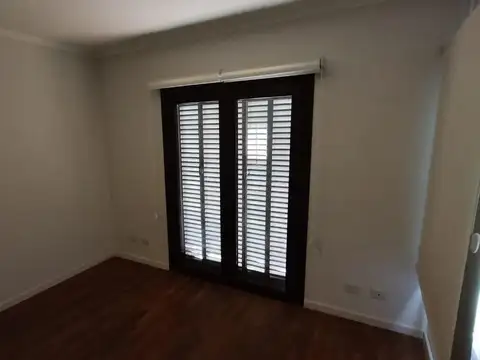 HERMOSA CASA EN VENTA - CAÑUELAS