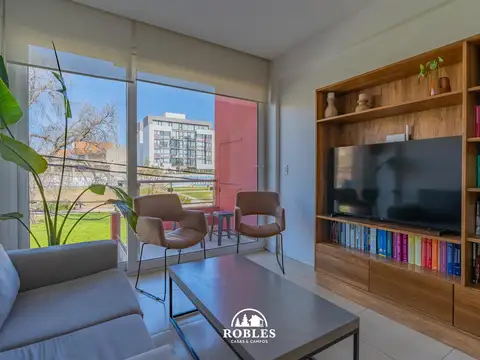 Departamento tres ambientes frente a Plaza Guemes