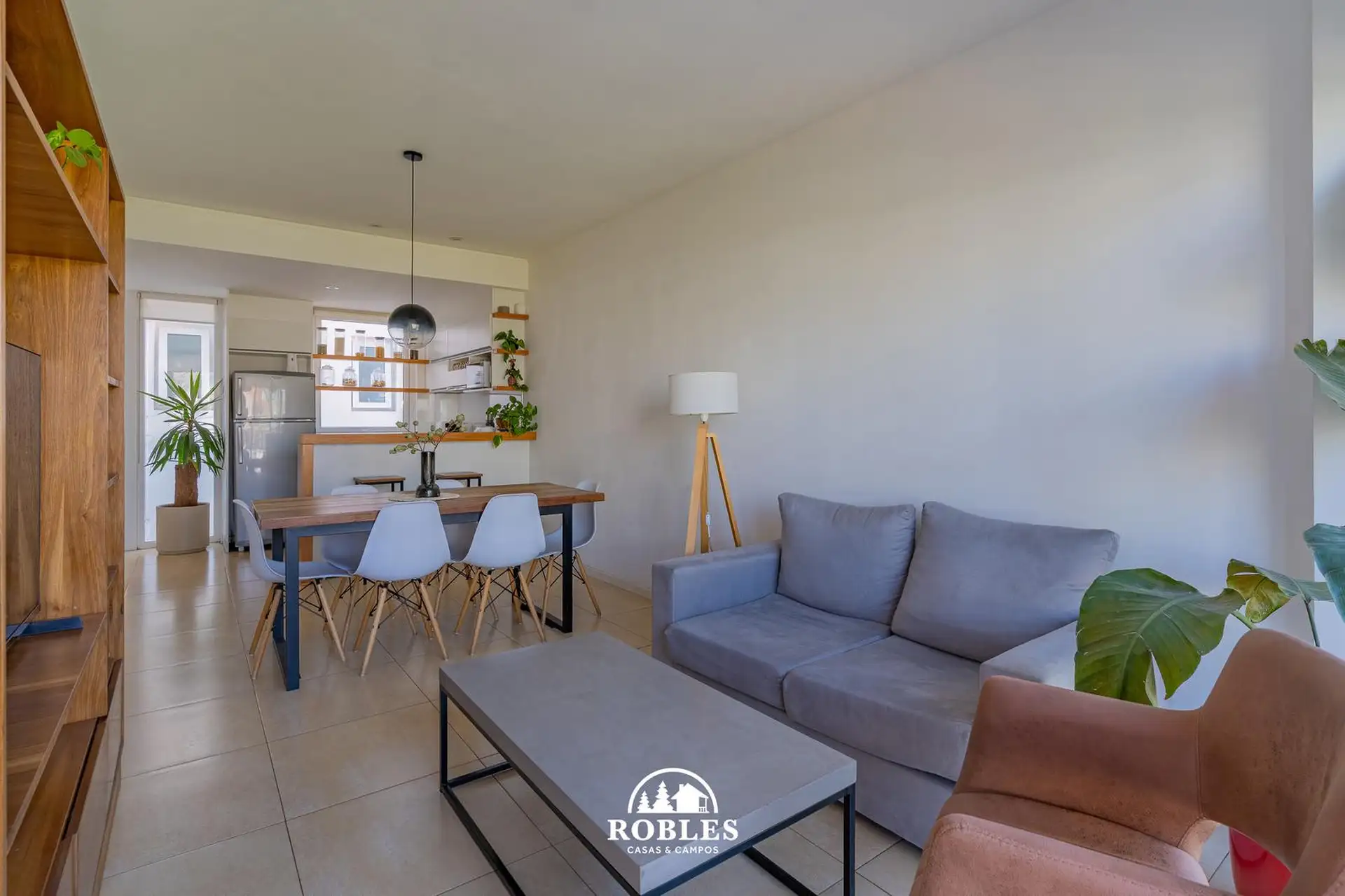 Departamento tres ambientes frente a Plaza Guemes