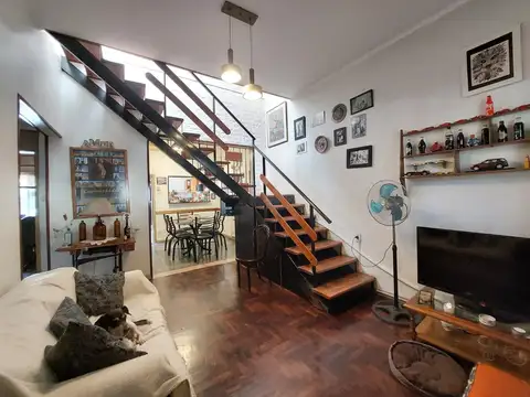 Casa 5 ambientes con 2 baños