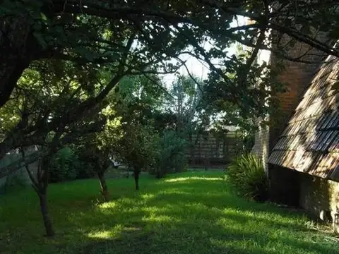 Casa 5 ambientes con 2 baños