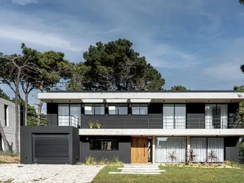 Casa a estrenar en VENTA en Barrio Pioneros, Pinamar