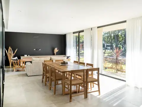 Casa 4 ambientes con 3 baños
