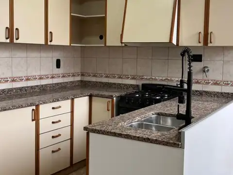 Departamento en Alquiler en Mendoza, $ 900.000