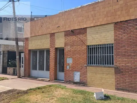 VENTA CASA FISHERTON 3 DORMITORIOS PILETA LOCAL FISHERTON