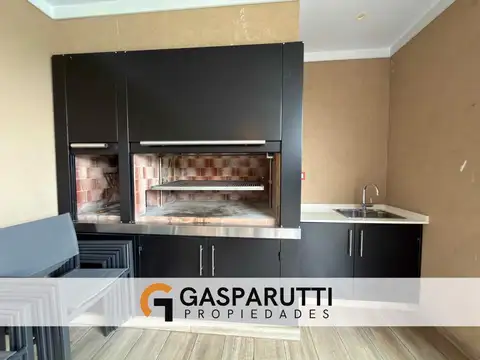 Casa 4 ambientes con 3 baños