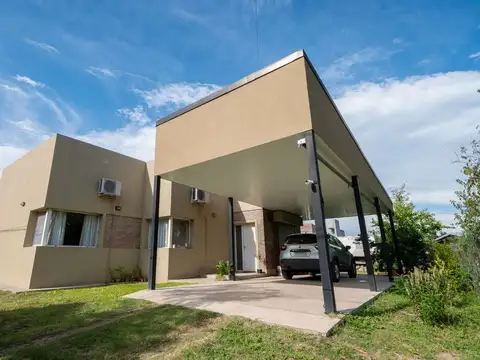 CASA QUINTA 3 DORM. PILETA A 200 METROS DE LA RUTA
