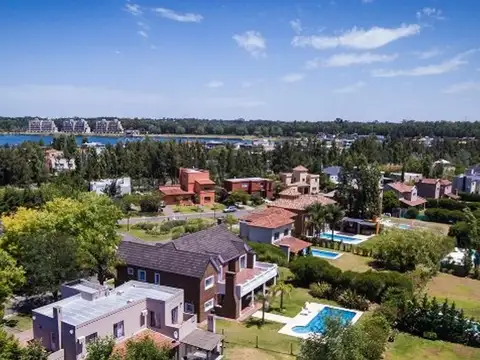 Lote a la laguna en VENTA en  Barrio Silvestre, Nordelta