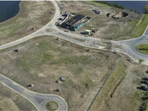 Lote a la laguna en VENTA en  Barrio Silvestre, Nordelta