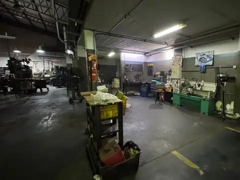 DEPÓSITO GALPÓN 5 AMBIENTES SOBREPISO
