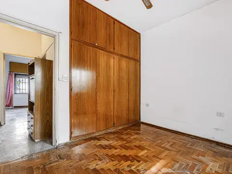 Depto Tipo Casa en Venta 50 años