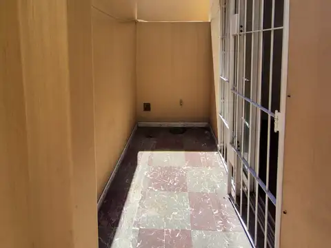 Depto Tipo Casa 3 ambientes con 2 baños