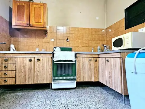 La Porteña 4000, Piso pb