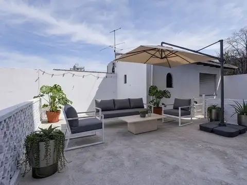 VENTA PH 4 AMB. CON PATIO Y TERRAZA MONTECASTRO