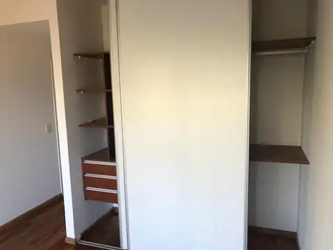 Departamento en Venta en Olivos Vias/Rio, USD 320.000