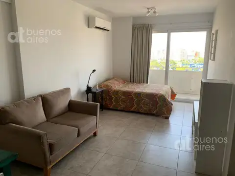 Av. Regimiento de Patricios al 300