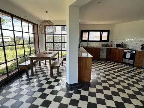 Casa en Alquiler Temporal de 4 dormitorios