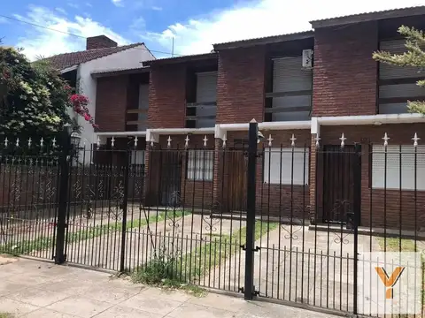 Casa en venta - 3 Dormitorios 3 Baños - San Bernardo del Tuyú