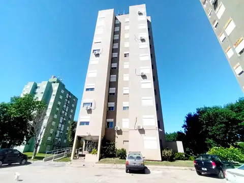 121 E/ 66 Y 67: Depto en venta 2 dorm.