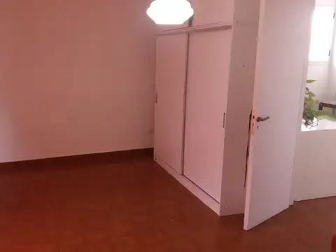 CASA VENTA 4 AMB A. SOURDEAUX+DPTO+GALPON PERMUTA