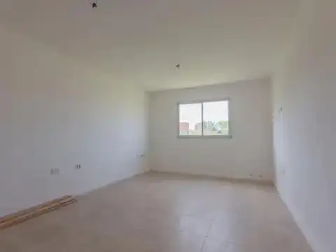 CASA EN VENTA DE 2 DORMITORIOS EN ROLDAN EL MOLINO