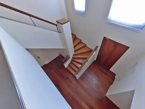 Casa en Venta en Garin, USD 450.000