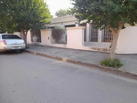 Casa en Venta en Poeta Lugones, USD 115.000