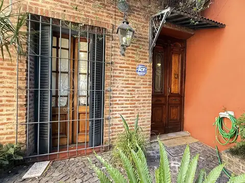 VENTA CASA LOTE PROPIO 6 AMB SAN FERNANDO + JARDIN