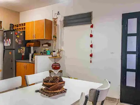 Casa 5 ambientes con 1 baño