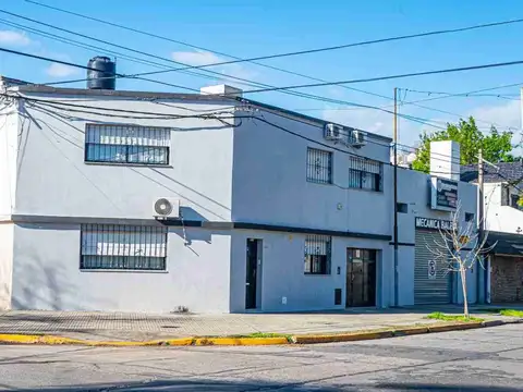 CASA 3 DORMITORIOS VENTA C/COCHERA
