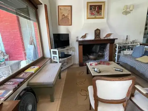 Casa en Alquiler con 1 cochera