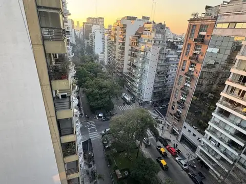 VENTA EXCLENTE PISO ALTO VISTA EXCELENTE COCHERA Y BAULERA